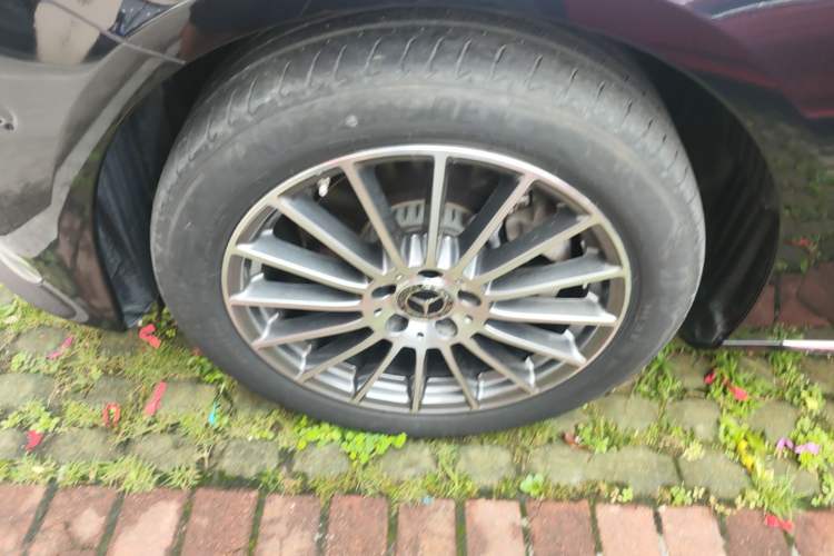 Used Mercedes-Benz E-Class 2022 Second Facelift E 260 L Left Front Wheel Hub