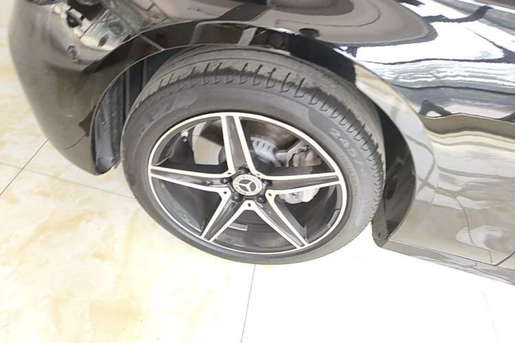 Used Mercedes-Benz E-Class 2022 Second Facelift E 300 L Sporty and Stylish Edition Left Front Wheel Hub
