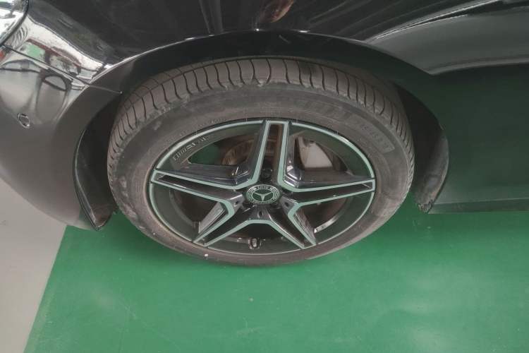 Used Mercedes-Benz E-Class 2022 E 300 Stylish Sports Edition Left Front Wheel Hub