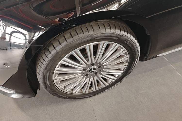 Used Mercedes-Benz E-Class 2022 E 300 L Luxury Model Left Front Wheel Hub