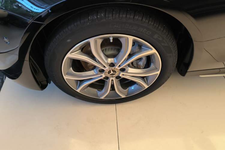 Used Mercedes-Benz E-Class 2022 Revised E 300 L Sport Luxury Edition Left Front Wheel Hub