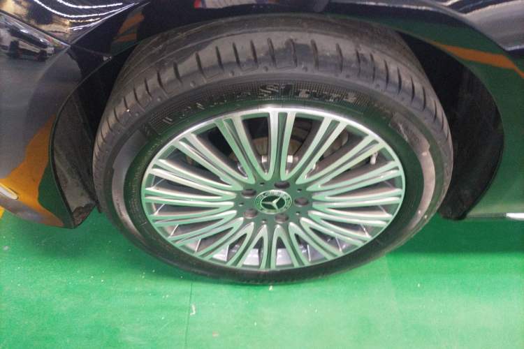 Used Mercedes-Benz E-Class 2022 Updated E 300 L Stylish Edition Left Front Wheel Hub