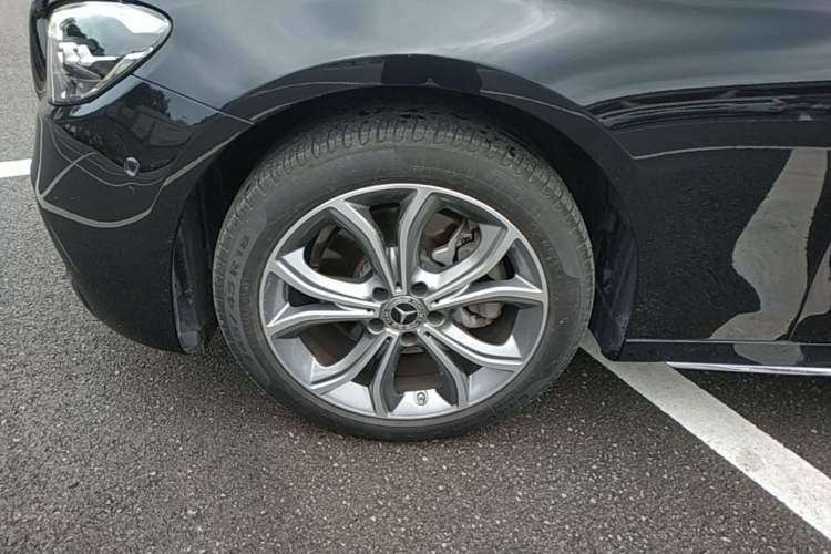 Used Mercedes-Benz E-Class 2022 E 300 L Sporty and Stylish Model Left Front Wheel Hub