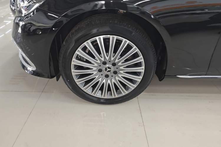 Used Mercedes-Benz E-Class 2022 Revised Version E 300 L Fashion Edition Left Front Wheel Hub