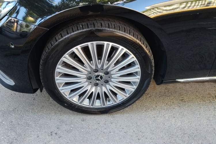 Used Mercedes-Benz E-Class 2022 Updated E 300 L Luxury Edition Left Front Wheel Hub