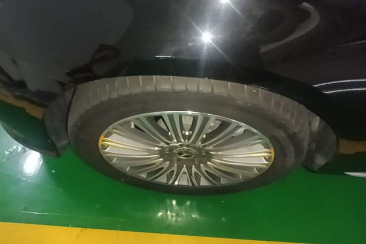 Used Mercedes-Benz E-Class 2022 Second Facelift E 300 L Luxury Edition Left Front Wheel Hub