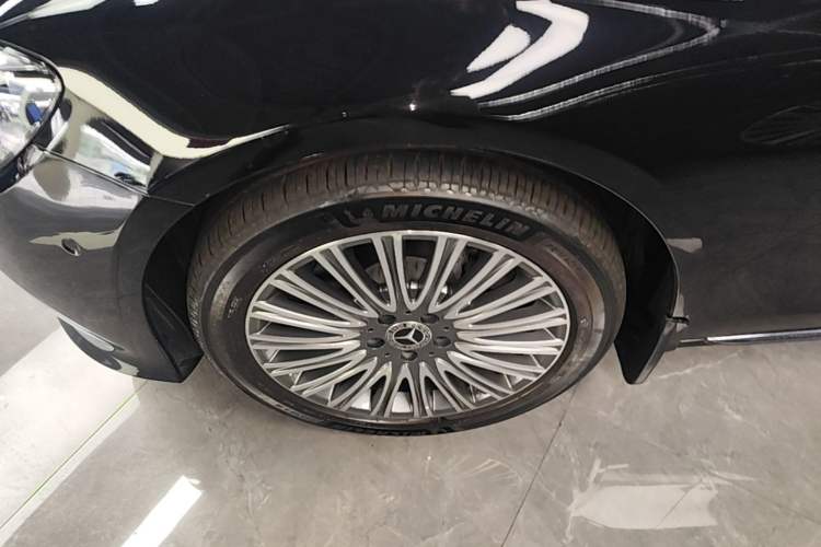 Used Mercedes-Benz E-Class 2022 E 300 L Premium Edition Left Front Wheel Hub