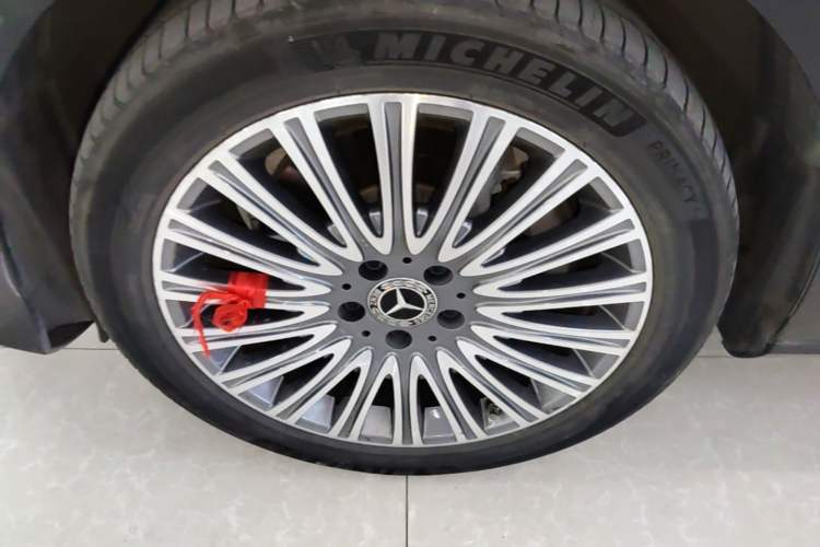 Used Mercedes-Benz E-Class 2022 E 300 L Stylish Model Left Front Wheel Hub