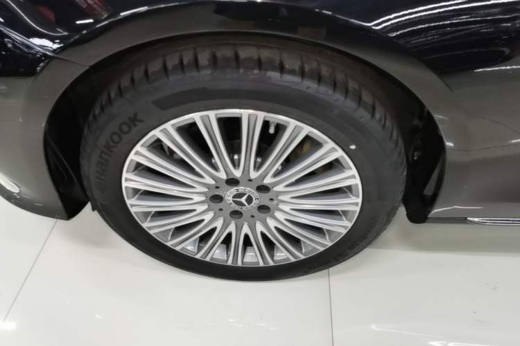 Used Mercedes-Benz E-Class 2022 Updated E 300 L Luxury Edition Left Front Wheel Hub