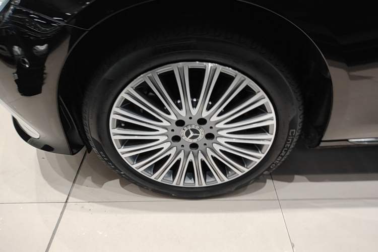 Used Mercedes-Benz E-Class 2022 Revised Version E 300 L Fashion Edition Left Front Wheel Hub