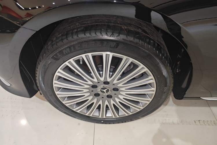Used Mercedes-Benz E-Class 2022 Revised Version E 300 L Luxury Edition Left Front Wheel Hub
