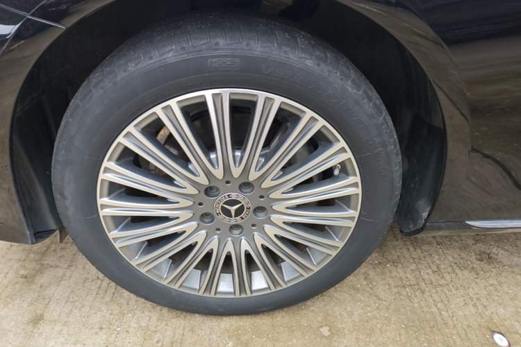 Used Mercedes-Benz E-Class 2022 Revised Version E 300 L Fashion Edition Left Front Wheel Hub