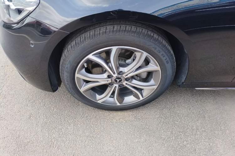 Used Mercedes-Benz E-Class 2022 Revised Version E 300 L Sporty and Stylish Edition Left Front Wheel Hub