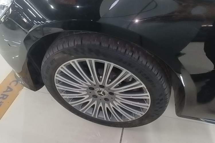 Used Mercedes-Benz E-Class 2022 E 300 L Luxury Model Left Front Wheel Hub