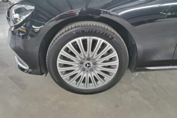 Used Mercedes-Benz E-Class 2022 Revised Version E 300 L Luxury Edition Left Front Wheel Hub