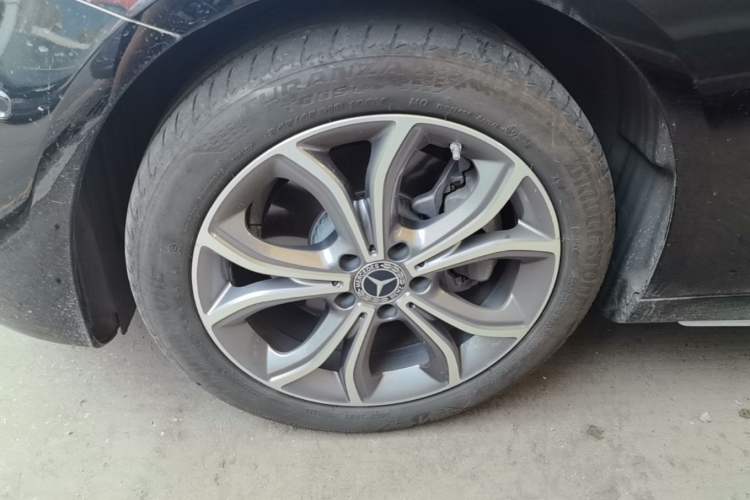 Used Mercedes-Benz E-Class 2022 Revised Version E 300 L Sporty and Stylish Edition Left Front Wheel Hub