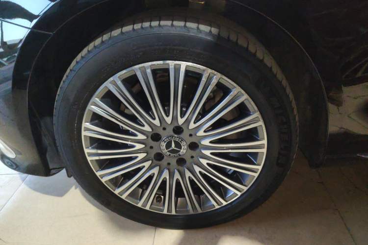 Used Mercedes-Benz E-Class 2022 Updated E 300 L Stylish Edition Left Front Wheel Hub