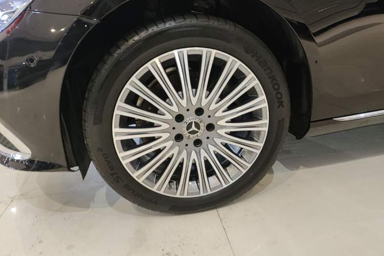 Used Mercedes-Benz E-Class 2022 Revised Version E 300 L Luxury Edition Left Front Wheel Hub