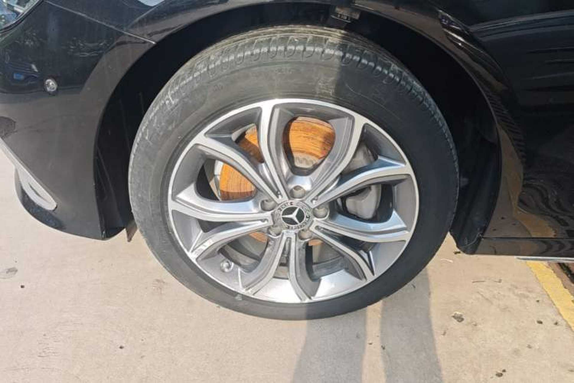 Used Mercedes-Benz E-Class 2022 Second Facelift E 300 L Sport Luxury Edition Left Front Wheel Hub