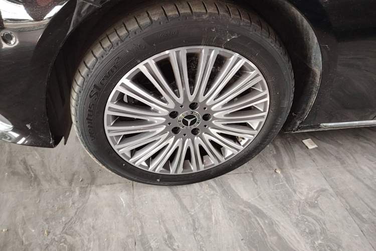 Used Mercedes-Benz E-Class 2022 Second Facelift E 300 L Fashion Edition Left Front Wheel Hub
