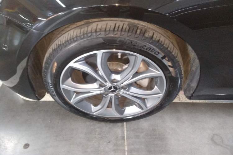Used Mercedes-Benz E-Class 2022 Second Facelift E 300 L Sport Luxury Edition Left Front Wheel Hub
