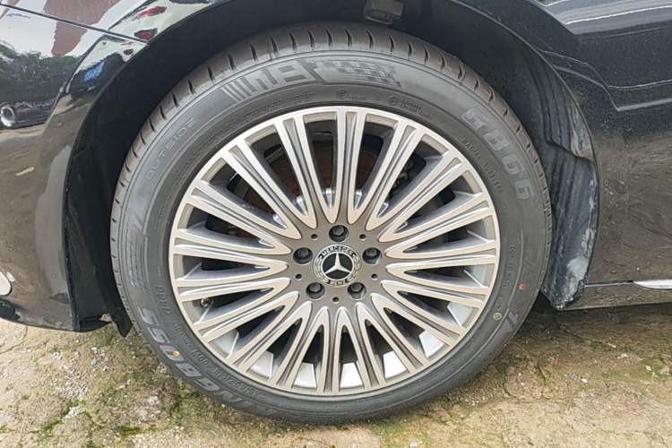 Used Mercedes-Benz E-Class 2022 Revised Version E 300 L Luxury Edition Left Front Wheel Hub