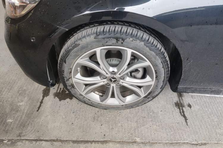 Used Mercedes-Benz E-Class 2022 Second Facelift E 300 L Sport Luxury Edition Left Front Wheel Hub