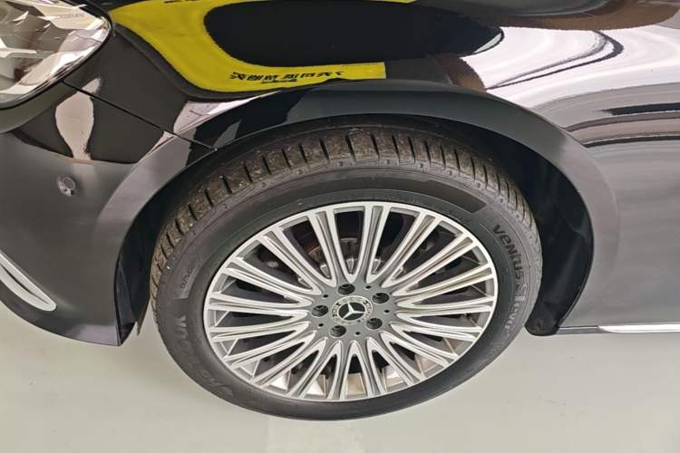 Used Mercedes-Benz E-Class 2022 Second Facelift E 300 L Luxury Edition Left Front Wheel Hub