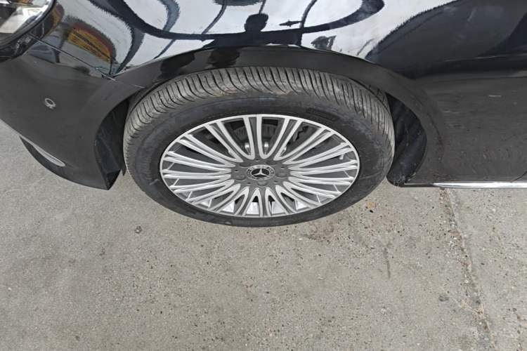 Used Mercedes-Benz E-Class 2022 Revised Version E 300 L Luxury Edition Left Front Wheel Hub