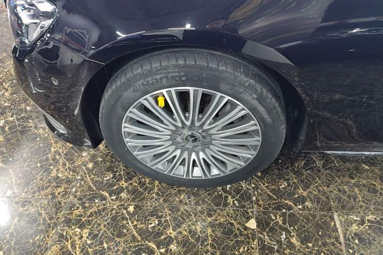 Used Mercedes-Benz E-Class 2022 Revised Version E 300 L Fashion Edition Left Front Wheel Hub