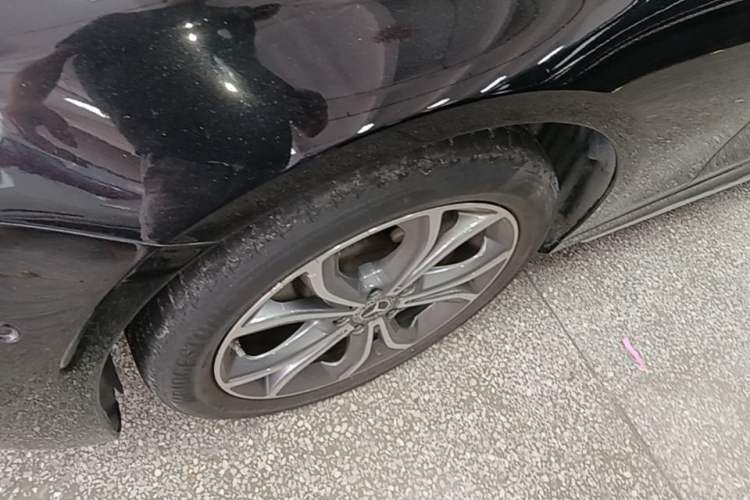 Used Mercedes-Benz E-Class 2022 Revised E 300 L Sporty and Stylish Edition Left Front Wheel Hub