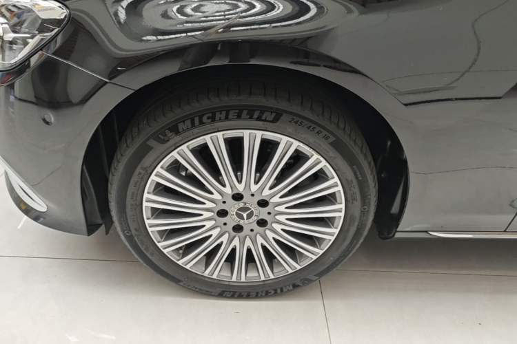 Used Mercedes-Benz E-Class 2022 Second Facelift E 300 L Luxury Edition Left Front Wheel Hub