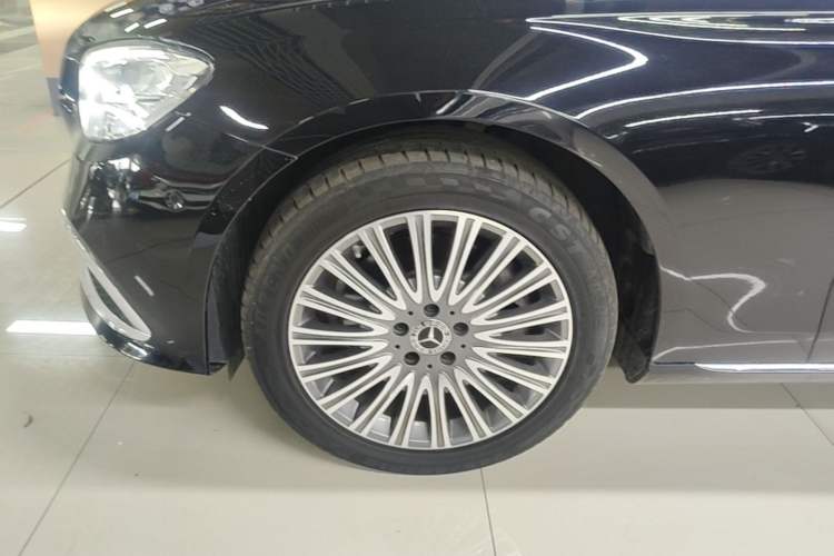 Used Mercedes-Benz E-Class 2022 Revised Version E 300 L Fashion Edition Left Front Wheel Hub