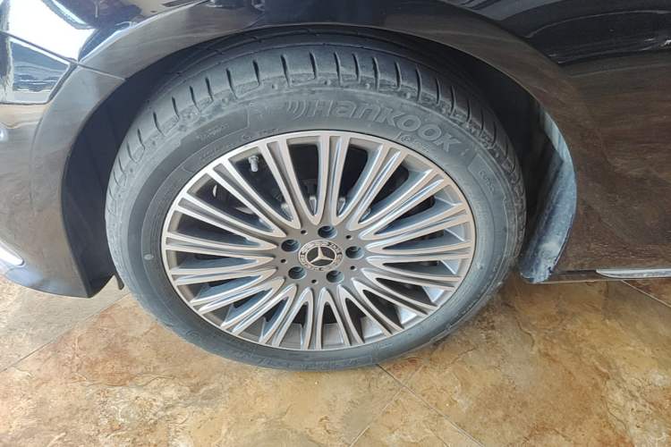 Used Mercedes-Benz E-Class 2022 Second Facelift E 300 L Luxury Edition Left Front Wheel Hub