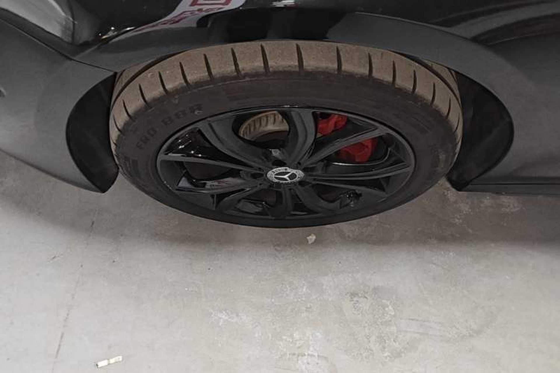 Used Mercedes-Benz E-Class 2022 Revised E 300 L Sporty and Stylish Edition Left Front Wheel Hub