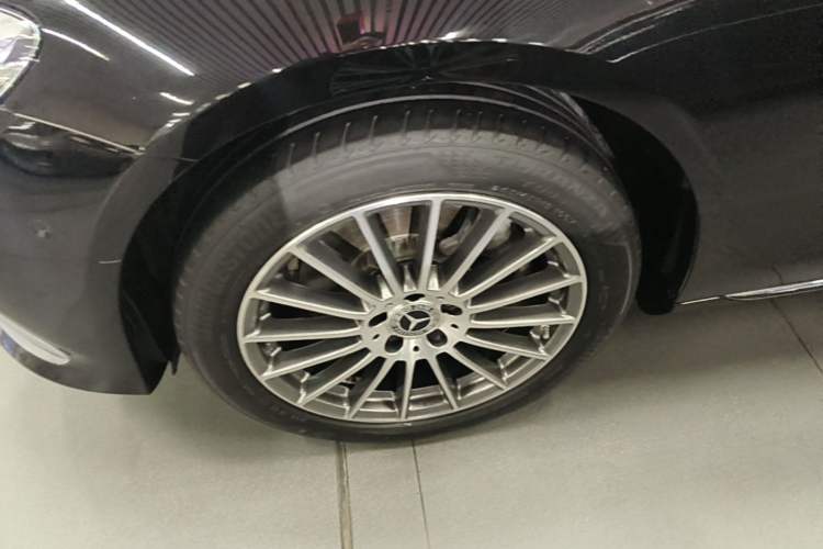 Used Mercedes-Benz E-Class 2022 Second Facelift E 260 L Left Front Wheel Hub