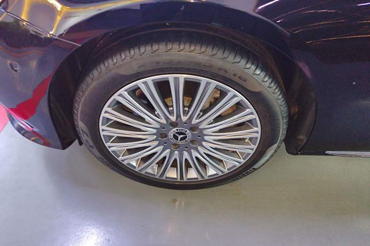 Used Mercedes-Benz E-Class 2022 E 300 L Luxury Model Left Front Wheel Hub