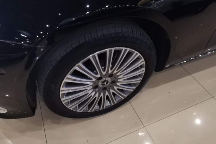 Used Mercedes-Benz E-Class 2022 Second Facelift E 300 L Luxury Edition Left Front Wheel Hub