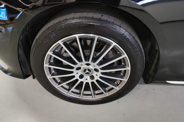Used Mercedes-Benz E-Class 2022 Second Facelift E 260 L Left Front Wheel Hub