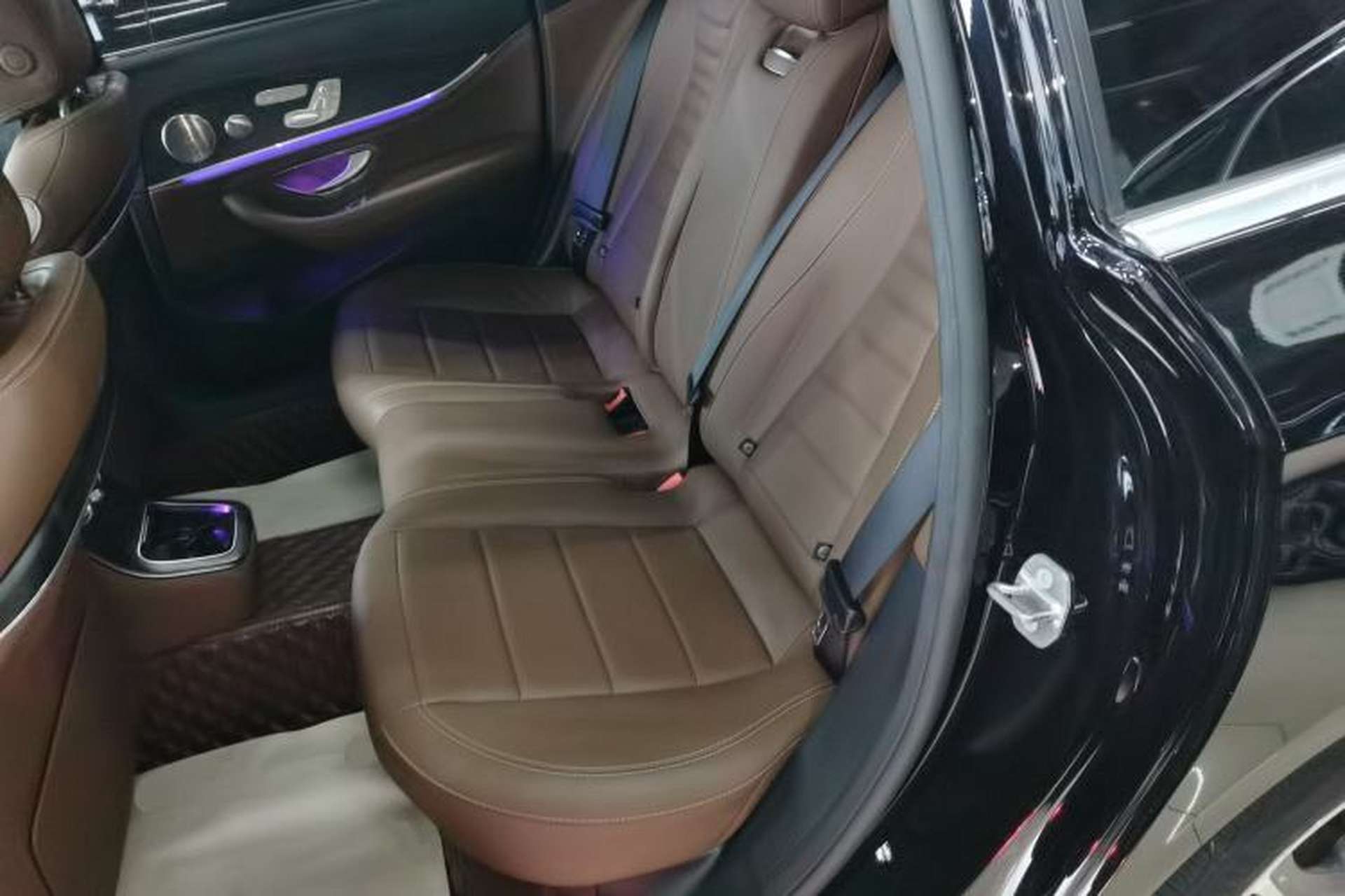 Used Mercedes-Benz E-Class 2022 Second Facelift E 300 L Sport Luxury Edition Left Rear Seat