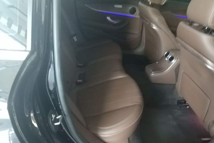 Used Mercedes-Benz E-Class 2022 Revised Version E 300 L Fashion Edition Left Rear Seat