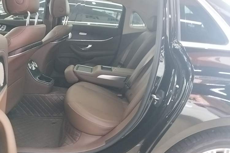 Used Mercedes-Benz E-Class 2022 Revised Version E 300 L Fashion Edition Left Rear Seat