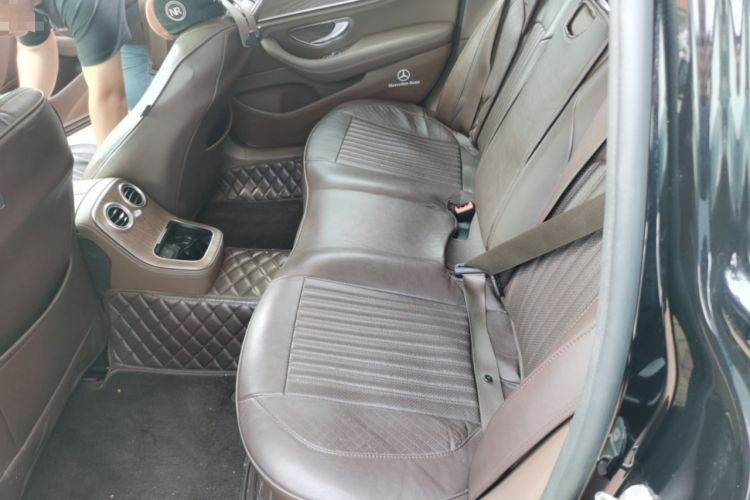Used Mercedes-Benz E-Class 2022 Revised Version E 300 L Fashion Edition Left Rear Seat