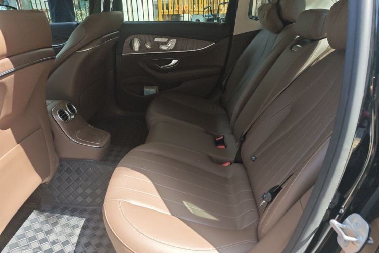 Used Mercedes-Benz E-Class 2022 Revised Version E 300 L Luxury Edition Left Rear Seat