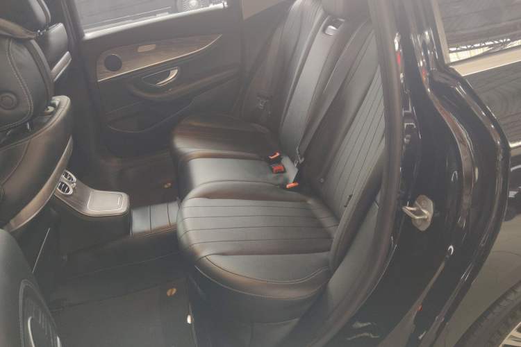 Used Mercedes-Benz E-Class 2022 Second Facelift E 300 L Fashion Edition Left Rear Seat