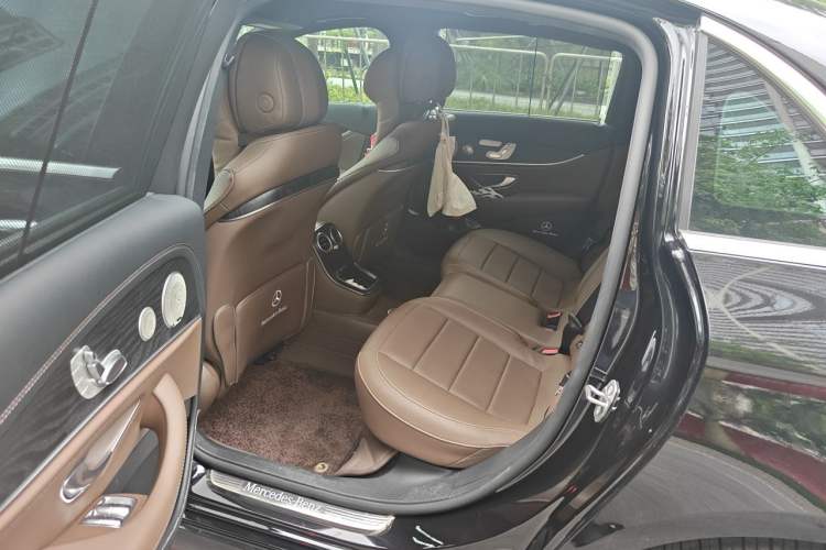 Used Mercedes-Benz E-Class 2022 Revised Version E 300 L Sport Luxury Edition Left Rear Seat