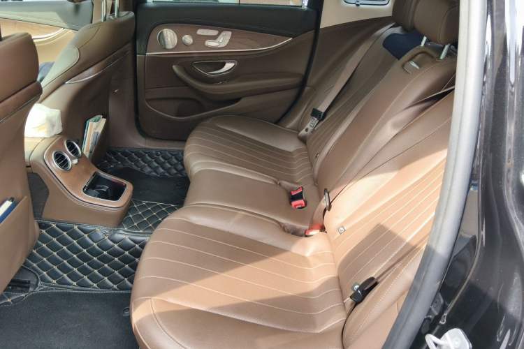 Used Mercedes-Benz E-Class 2022 Second Facelift E 300 L Luxury Edition Left Rear Seat