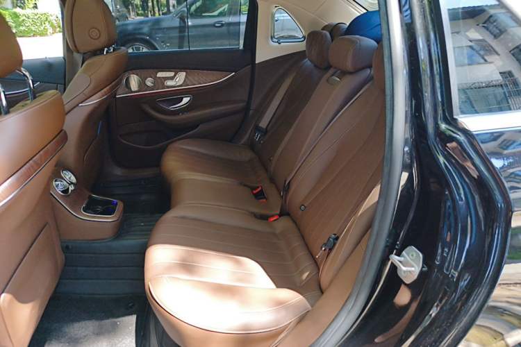 Used Mercedes-Benz E-Class 2022 Revised Version E 300 L Luxury Edition Left Rear Seat