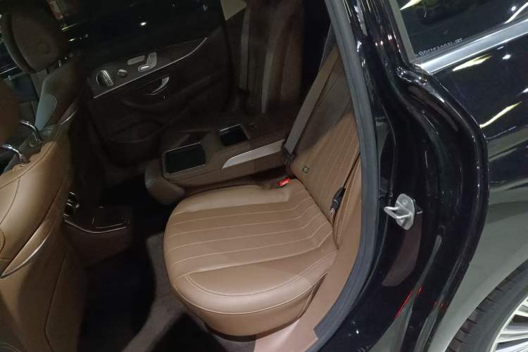 Used Mercedes-Benz E-Class 2022 Updated E 300 L Luxury Edition Left Rear Seat