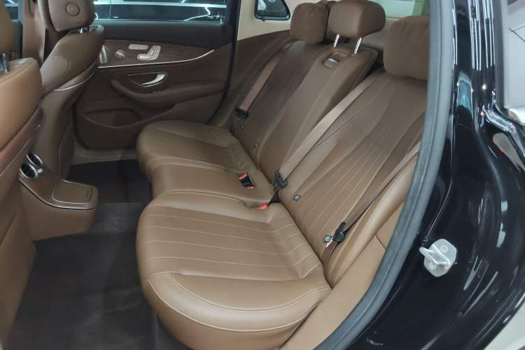 Used Mercedes-Benz E-Class 2022 Second Facelift E 300 L Luxury Edition Left Rear Seat